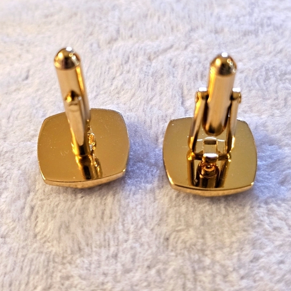 Vintage BURBERRYS Mother of Pearl Cufflinks wiith Box - Picture 3 of 7